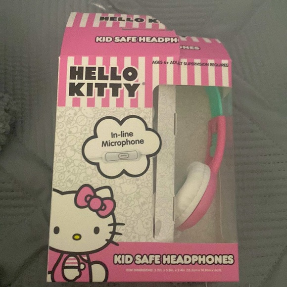 Im selling this because it’s to small for me it’s only for 6- - Picture 1 of 2